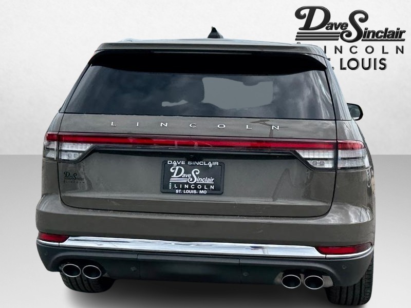 Lincoln Aviator Vehicle Full-screen Gallery Image 06
