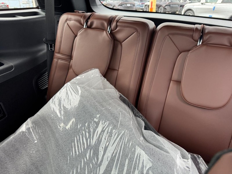 Lincoln Aviator Vehicle Full-screen Gallery Image 14