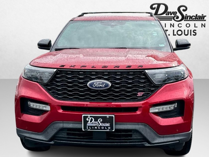 Ford Explorer Vehicle Full-screen Gallery Image 02