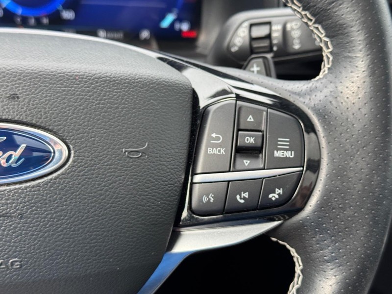 Ford Explorer Vehicle Full-screen Gallery Image 24