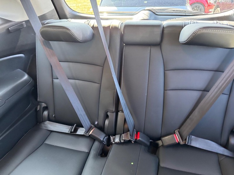 Honda Pilot Vehicle Full-screen Gallery Image 13