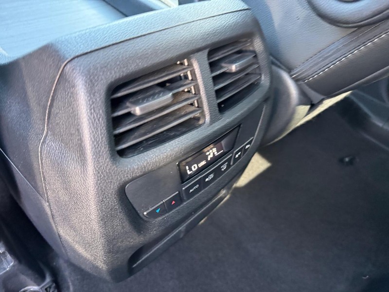 Honda Pilot Vehicle Full-screen Gallery Image 14