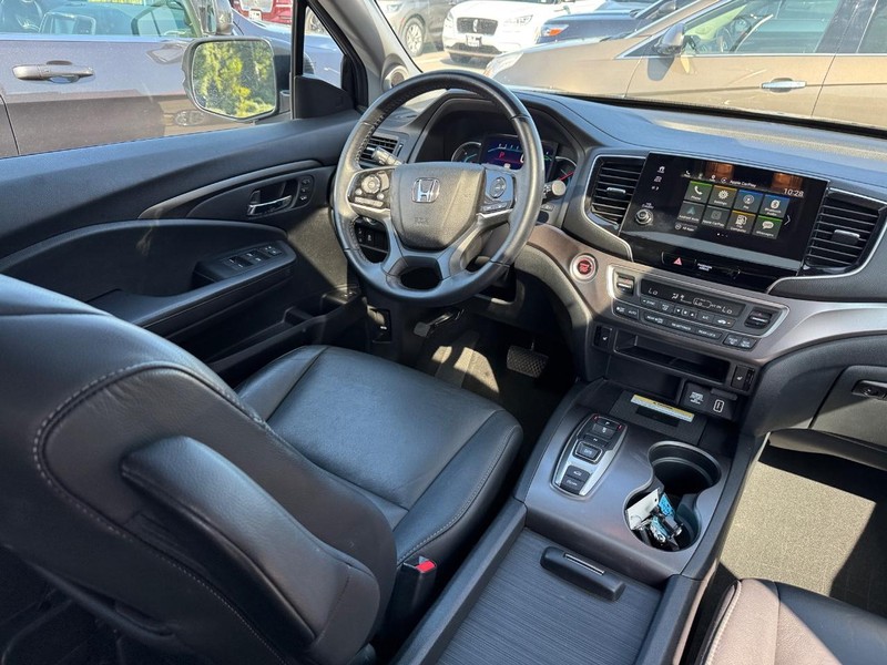 Honda Pilot Vehicle Full-screen Gallery Image 16