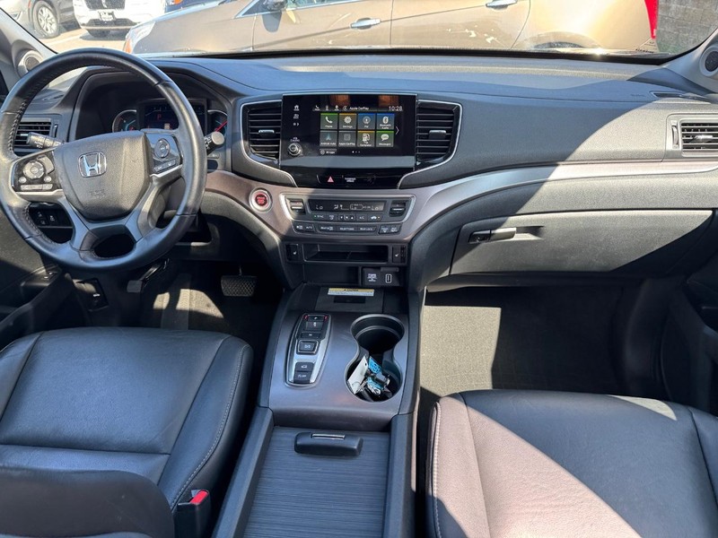 Honda Pilot Vehicle Full-screen Gallery Image 17