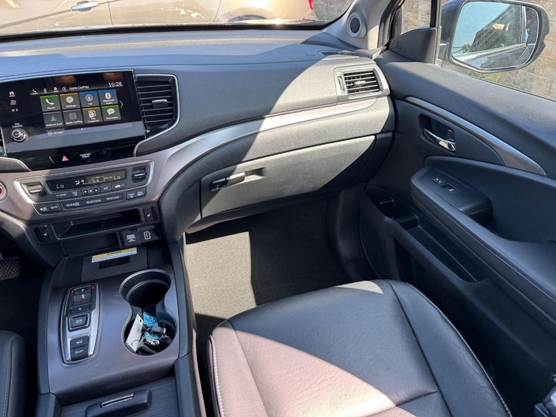 Honda Pilot Vehicle Full-screen Gallery Image 18