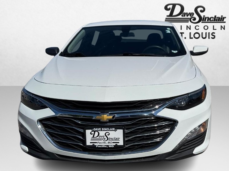 Chevrolet Malibu Vehicle Full-screen Gallery Image 02