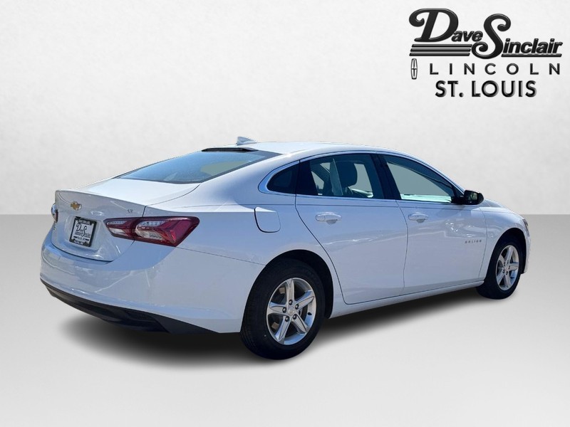 Chevrolet Malibu Vehicle Full-screen Gallery Image 05