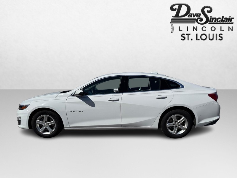 Chevrolet Malibu Vehicle Full-screen Gallery Image 09