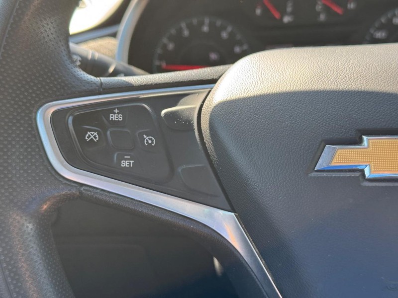 Chevrolet Malibu Vehicle Full-screen Gallery Image 19