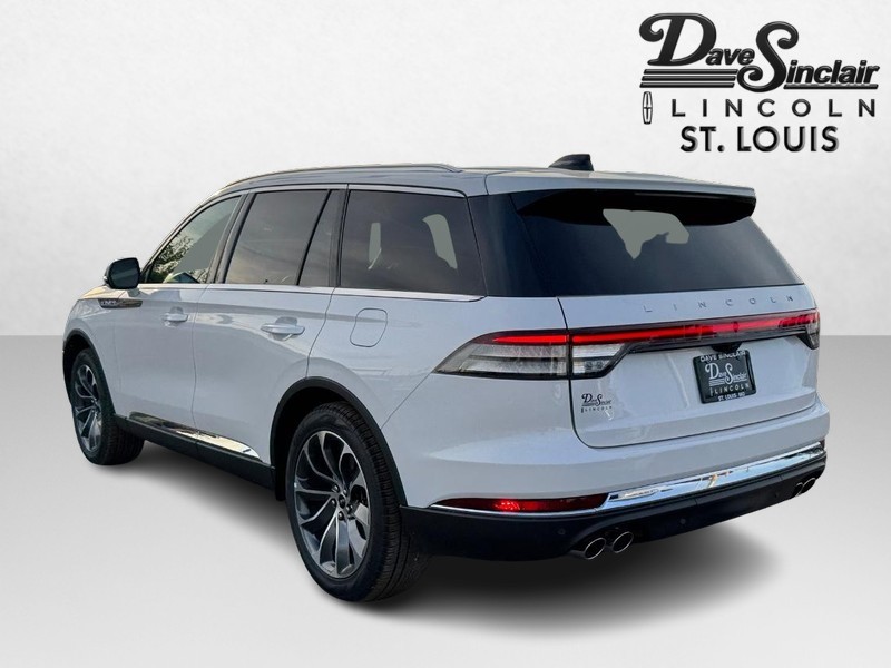 Lincoln Aviator Vehicle Full-screen Gallery Image 07