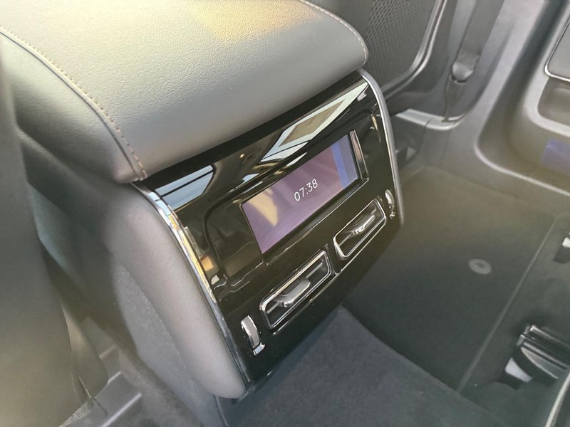 Lincoln Aviator Vehicle Full-screen Gallery Image 13