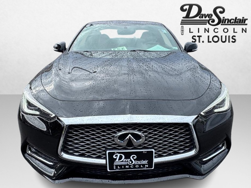 INFINITI Q60 Vehicle Full-screen Gallery Image 02