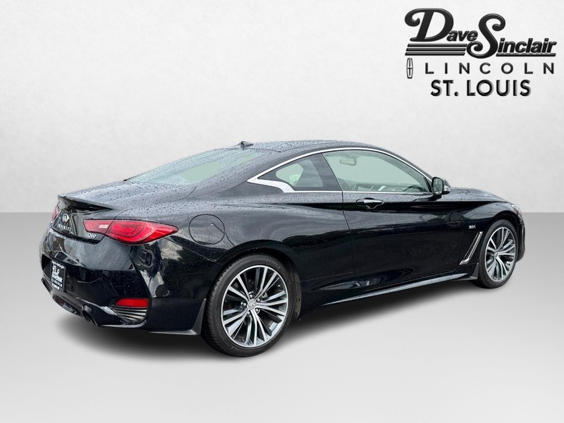 INFINITI Q60 Vehicle Full-screen Gallery Image 05