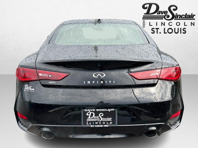 INFINITI Q60 Vehicle Full-screen Gallery Image 06