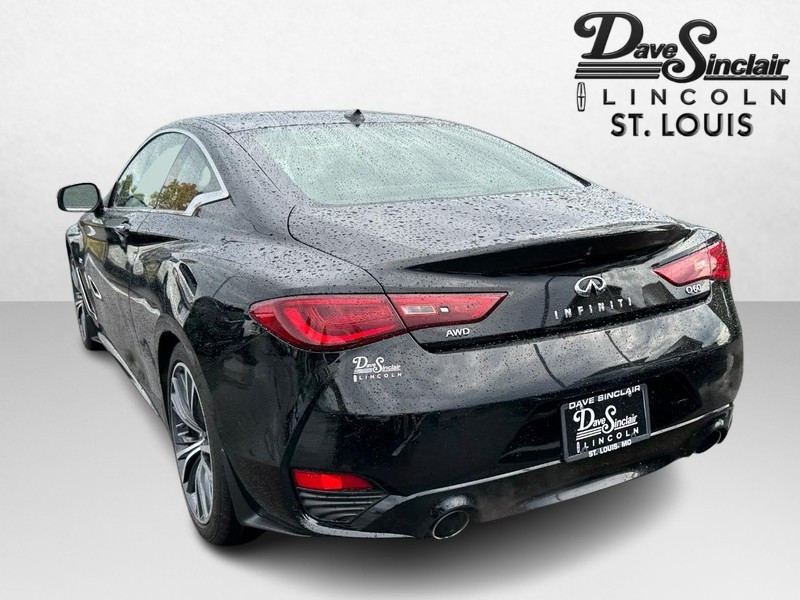 INFINITI Q60 Vehicle Full-screen Gallery Image 07