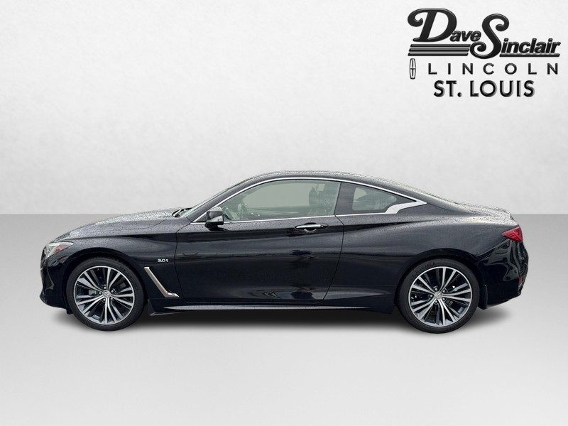 INFINITI Q60 Vehicle Full-screen Gallery Image 09