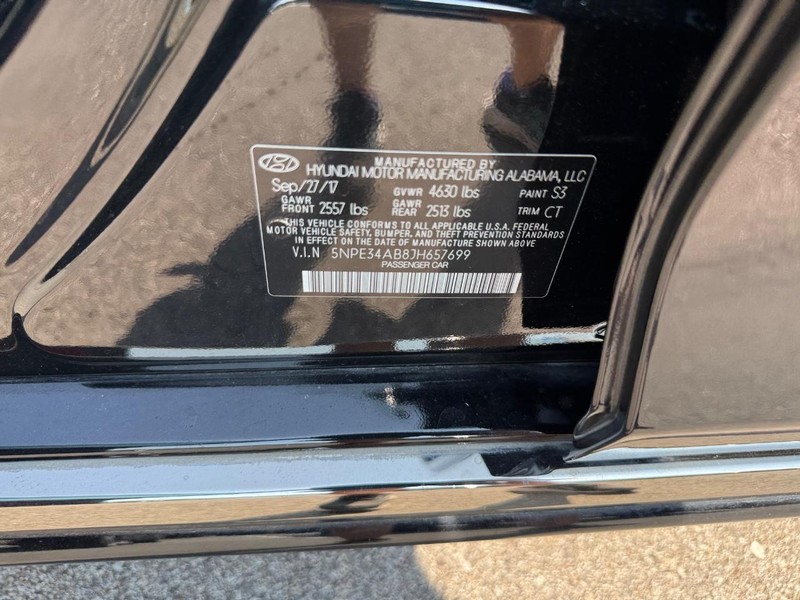 Hyundai Sonata Vehicle Full-screen Gallery Image 26