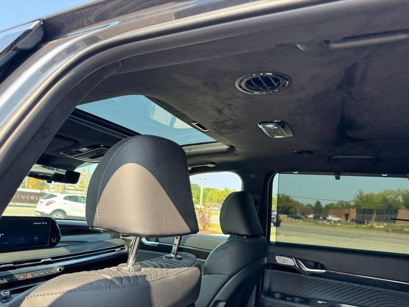 Hyundai Palisade Vehicle Full-screen Gallery Image 12