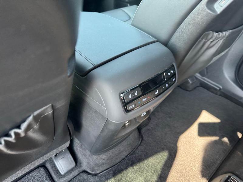 Hyundai Palisade Vehicle Full-screen Gallery Image 13