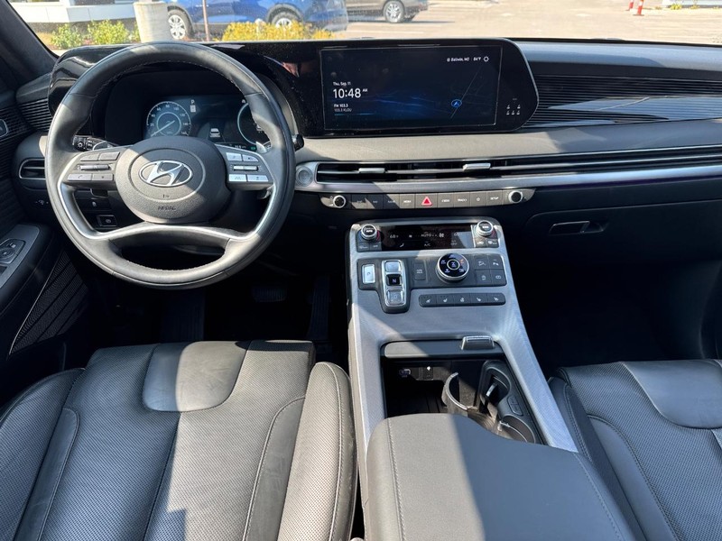 Hyundai Palisade Vehicle Full-screen Gallery Image 16