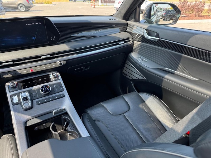 Hyundai Palisade Vehicle Full-screen Gallery Image 17