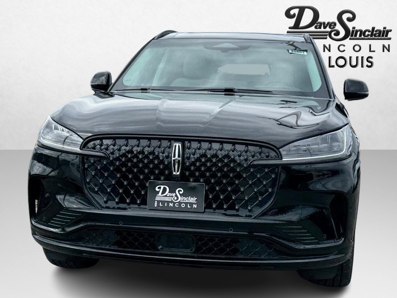 Lincoln Aviator Vehicle Full-screen Gallery Image 02