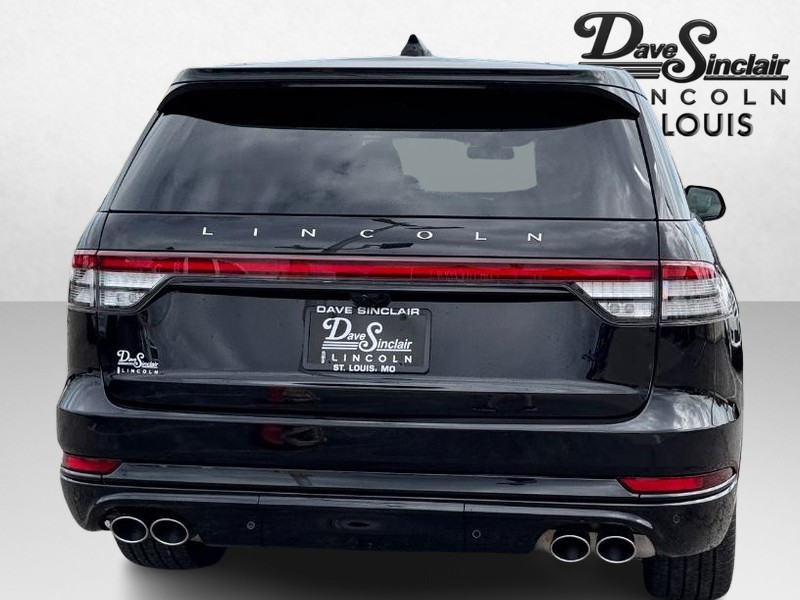 Lincoln Aviator Vehicle Full-screen Gallery Image 06