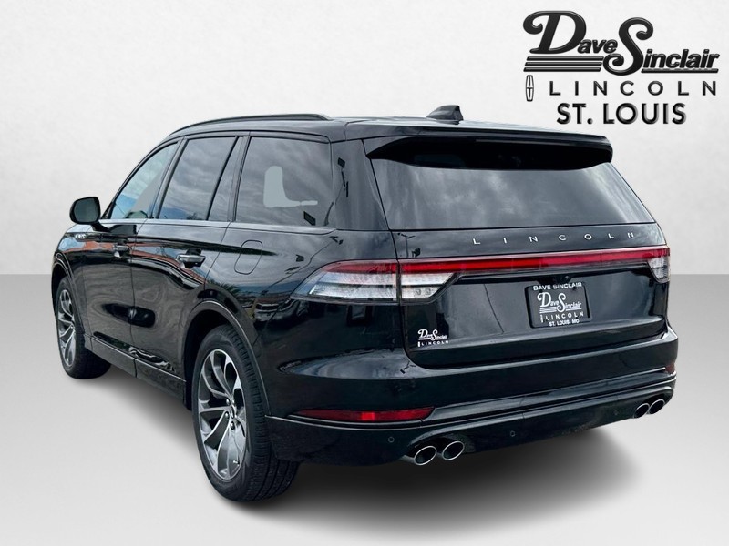 Lincoln Aviator Vehicle Full-screen Gallery Image 07