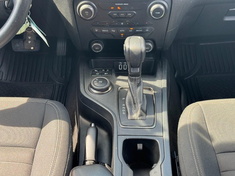 Ford Ranger Vehicle Full-screen Gallery Image 15