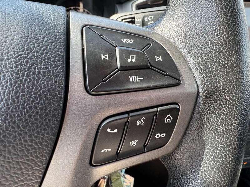Ford Ranger Vehicle Full-screen Gallery Image 18