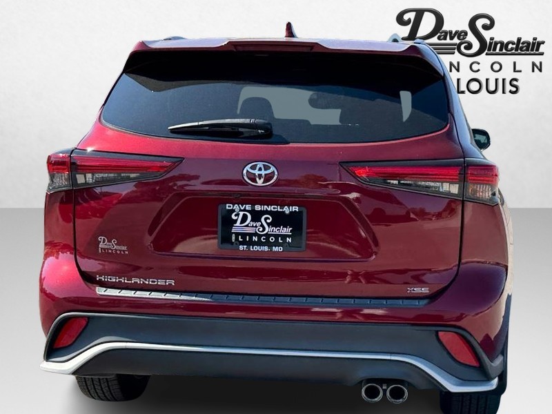 Toyota Highlander Vehicle Full-screen Gallery Image 06