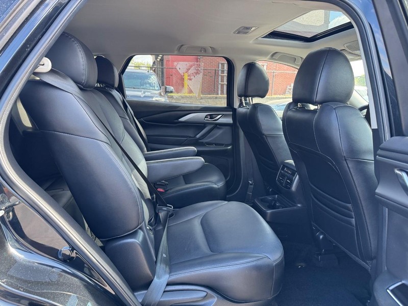 Mazda CX-9 Vehicle Full-screen Gallery Image 14