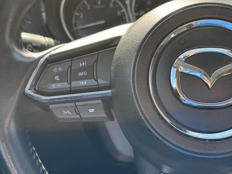 Mazda CX-9 Vehicle Full-screen Gallery Image 22
