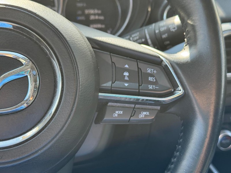 Mazda CX-9 Vehicle Full-screen Gallery Image 23
