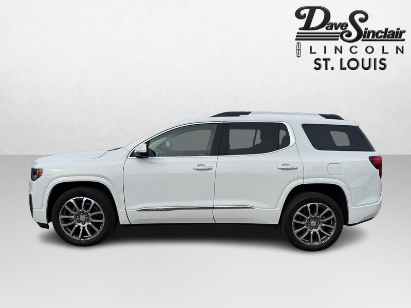 GMC Acadia Vehicle Full-screen Gallery Image 09