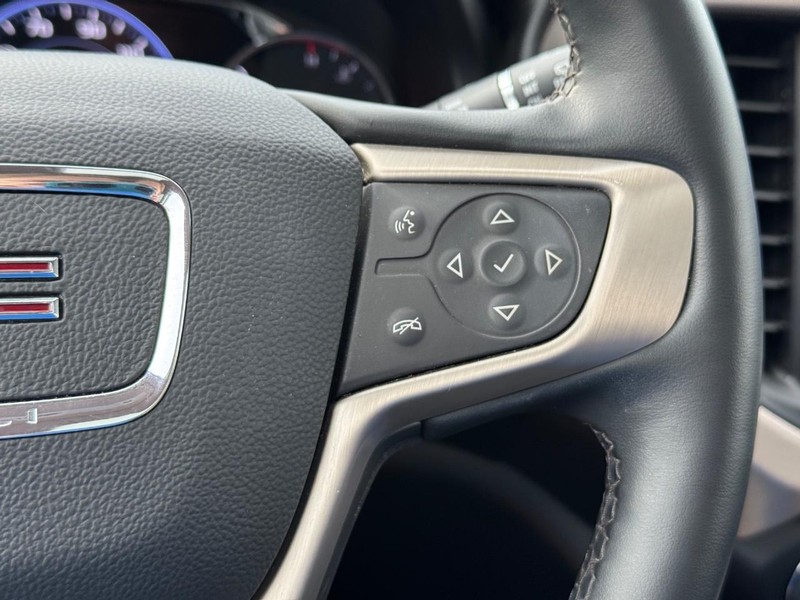 GMC Acadia Vehicle Full-screen Gallery Image 22