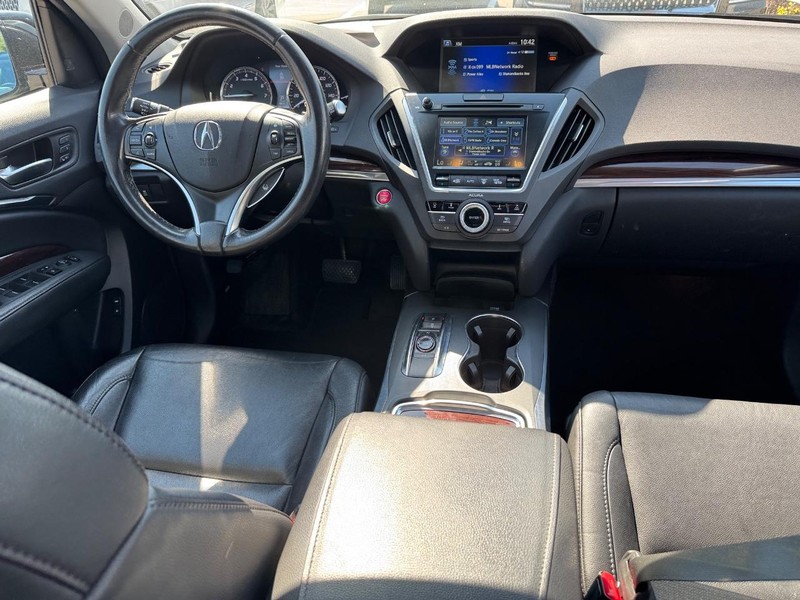 Acura MDX Vehicle Full-screen Gallery Image 15
