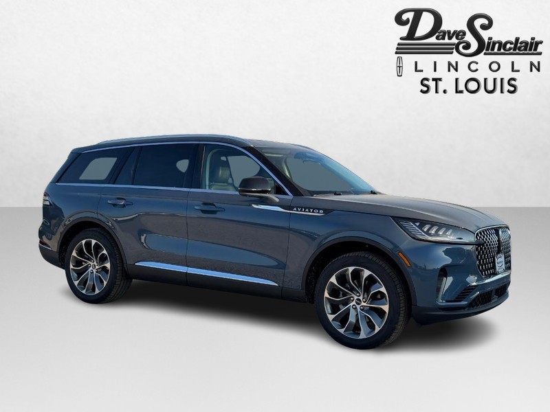 Lincoln Aviator Vehicle Full-screen Gallery Image 02