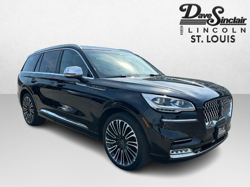Lincoln Aviator Vehicle Full-screen Gallery Image 03