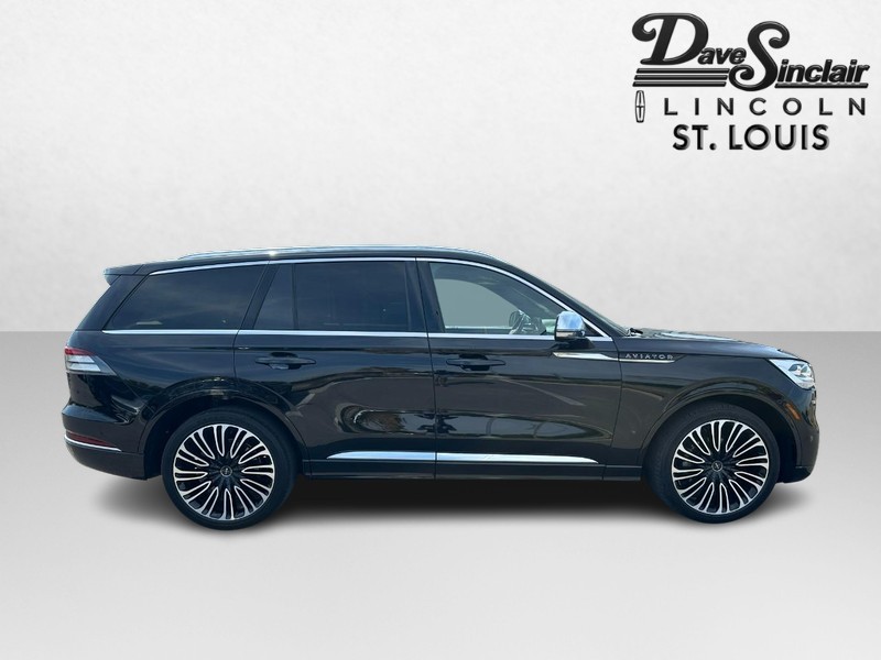 Lincoln Aviator Vehicle Full-screen Gallery Image 04