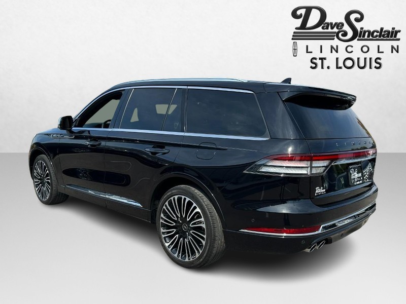 Lincoln Aviator Vehicle Full-screen Gallery Image 07