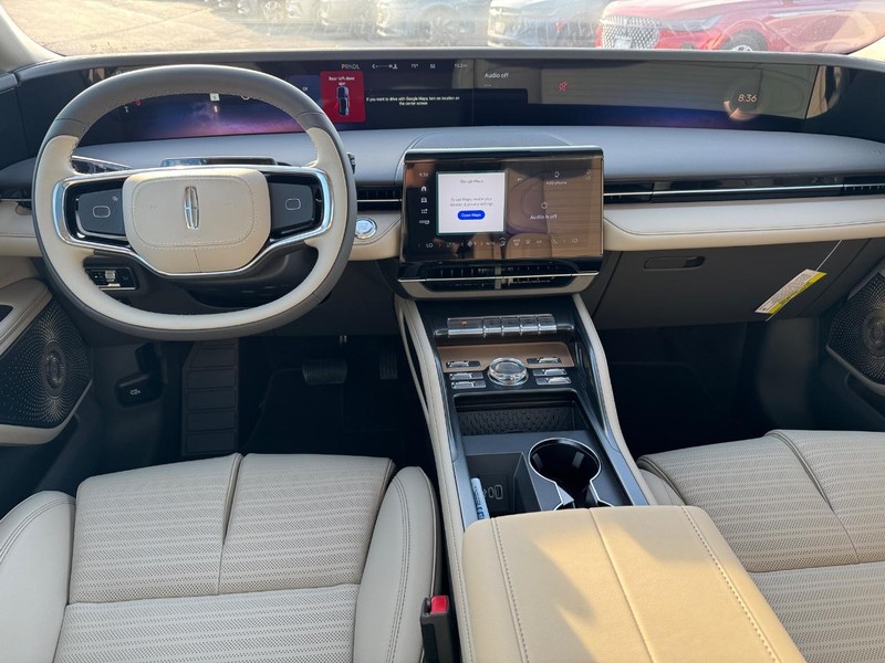Lincoln Nautilus Vehicle Full-screen Gallery Image 13