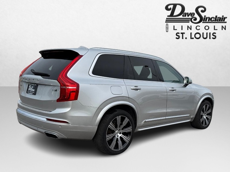 Volvo XC90 Vehicle Full-screen Gallery Image 05