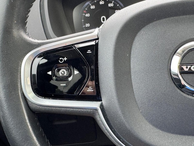 Volvo XC90 Vehicle Full-screen Gallery Image 22