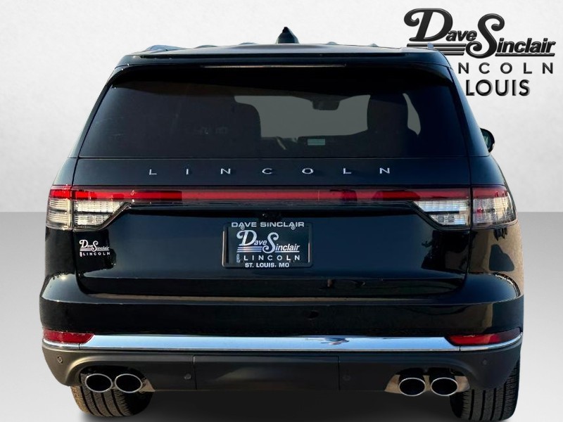 Lincoln Aviator Vehicle Full-screen Gallery Image 06