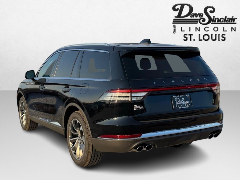 Lincoln Aviator Vehicle Full-screen Gallery Image 07