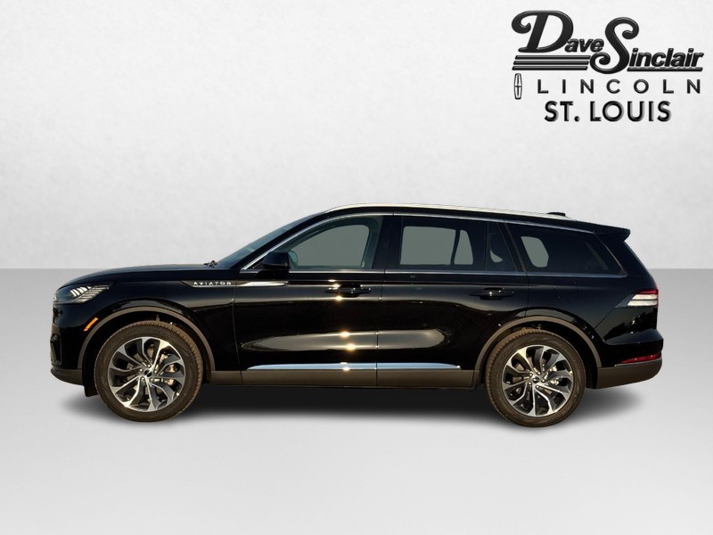 Lincoln Aviator Vehicle Full-screen Gallery Image 09