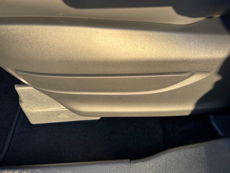 Lincoln Aviator Vehicle Full-screen Gallery Image 18
