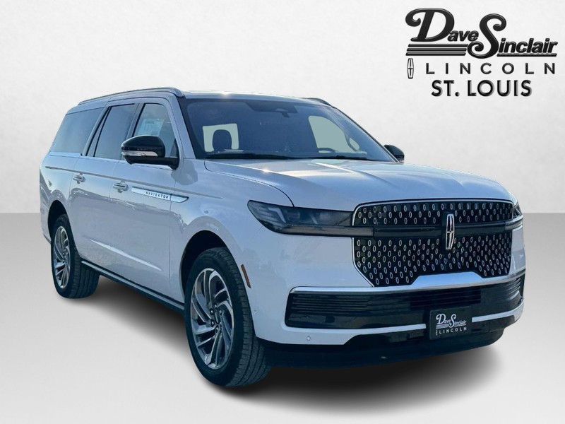 Lincoln Navigator L Vehicle Full-screen Gallery Image 03