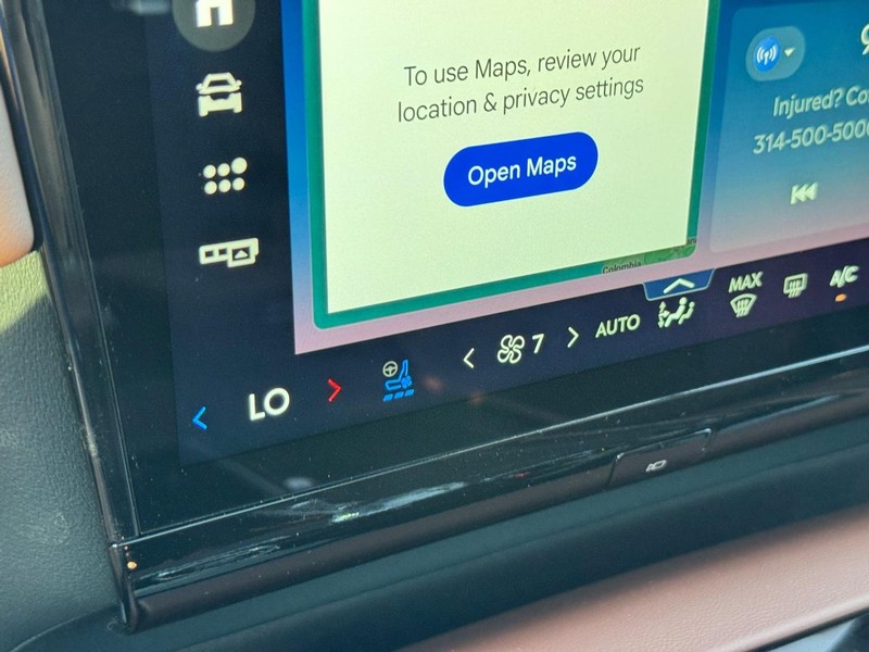 Lincoln Navigator L Vehicle Full-screen Gallery Image 25